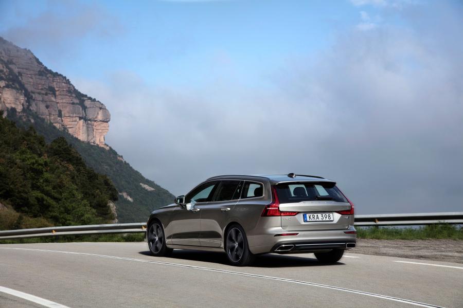  Volvo V60 T6 Inscription 2018 года  (WW) (фото 42 из 53)
